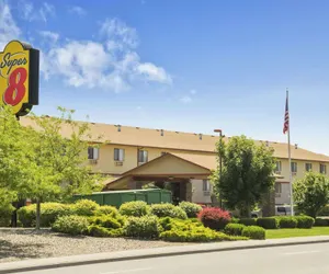 Photo 2 - Super 8 by Wyndham Kennewick