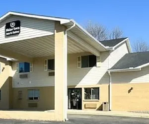Photo 2 - Blaine Town Inn & Suites