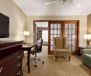 Photo 5 - Country Inn & Suites by Radisson, West Bend, WI