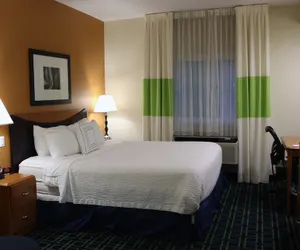 Photo 5 - Fairfield Inn & Suites by Marriott San Francisco San Carlos