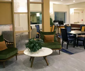 Photo 2 - Fairfield Inn & Suites by Marriott San Francisco San Carlos