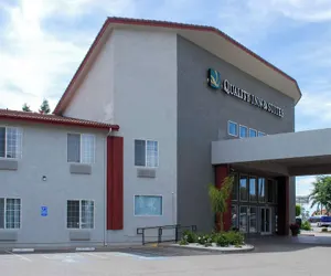 Photo 2 - Quality Inn & Suites Fresno Northwest