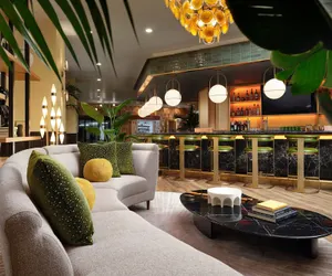 Photo 2 - Burton House, Beverly Hills, A Tribute Portfolio Hotel