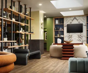 Photo 5 - Burton House, Beverly Hills, A Tribute Portfolio Hotel