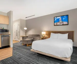 Photo 2 - Alluxsuites at 1876, an Ascend Collection Hotel