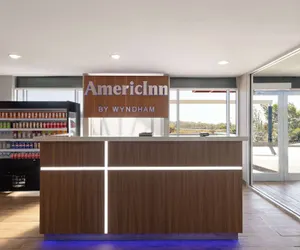 Photo 4 - AmericInn by Wyndham Omaha Near Zoo