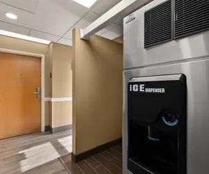 Photo 4 - Comfort Inn Bordentown near NJ Turnpike