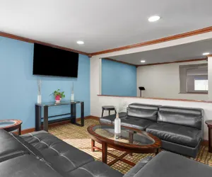 Photo 4 - Baymont by Wyndham Piqua