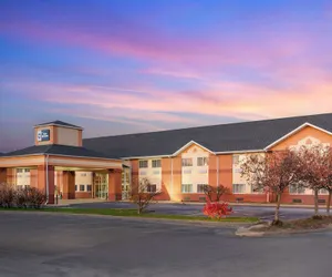 Photo 2 - Best Western Circus City Inn