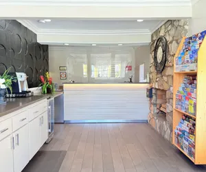 Photo 3 - Anaheim Islander Inn and Suites