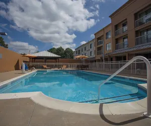 Photo 2 - Courtyard by Marriott Memphis East/Bill Morris Parkway