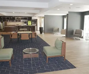 Photo 2 - Courtyard by Marriott Memphis East/Bill Morris Parkway