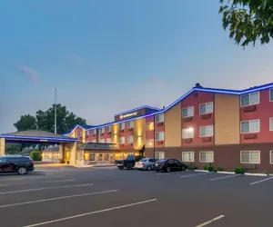 Photo 2 - Best Western Plus Yakima Hotel