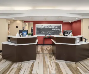 Photo 2 - Hampton Inn & Suites Seattle-North/Lynnwood