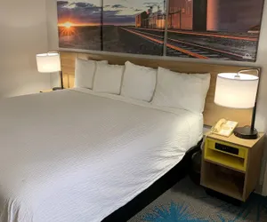 Photo 5 - Days Inn by Wyndham Custer