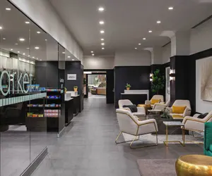 Photo 3 - Courtyard by Marriott New York Manhattan/Times Square
