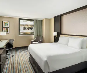 Photo 2 - Courtyard by Marriott New York Manhattan/Times Square