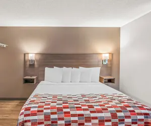 Photo 5 - Red Roof Inn Southfield