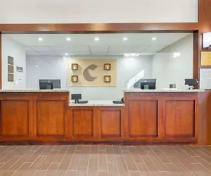 Photo 4 - Comfort Suites Downtown