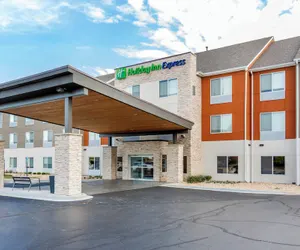 Photo 2 - Holiday Inn Express & Suites Chicago West - St Charles by IHG