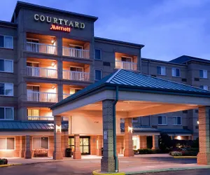 Photo 2 - Courtyard by Marriott Cleveland Airport South