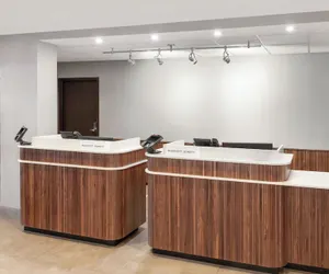 Photo 5 - Courtyard by Marriott Cleveland Airport South