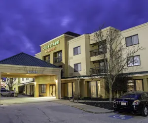 Photo 2 - Courtyard by Marriott Cleveland Willoughby