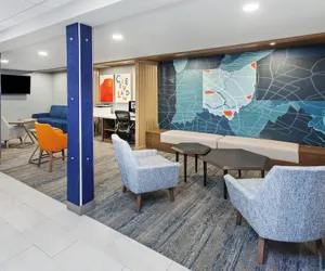 Photo 3 - Holiday Inn Express Cleveland Airport - Brookpark by IHG