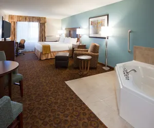 Photo 4 - Holiday Inn Express Hotel & Suites St. Cloud, an IHG Hotel