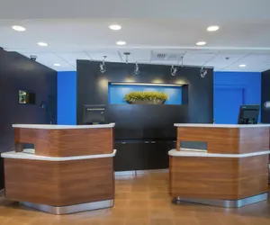 Photo 4 - Courtyard by Marriott Raynham