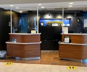 Photo 3 - Courtyard by Marriott Raynham