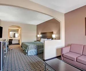 Photo 2 - Days Inn & Suites by Wyndham Houston North/Spring