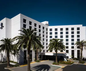 Photo 2 - DoubleTree by Hilton Irvine - Spectrum