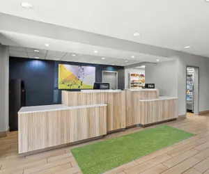 Photo 3 - Spark by Hilton Macon North