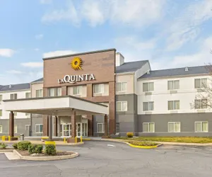 Photo 2 - La Quinta Inn & Suites by Wyndham Manassas Battlefield