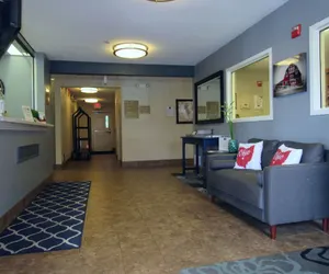 Photo 2 - Sonesta Simply Suites Columbus Airport Gahanna