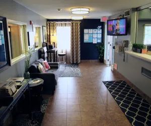 Photo 3 - Sonesta Simply Suites Columbus Airport Gahanna