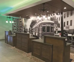 Photo 5 - La Quinta Inn & Suites by Wyndham New Orleans Downtown