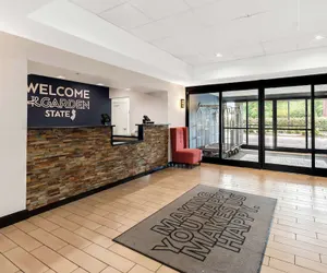 Photo 4 - Hampton Inn Pennsville