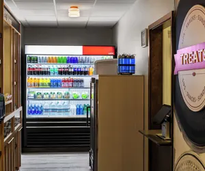 Photo 5 - Hampton Inn Tropicana