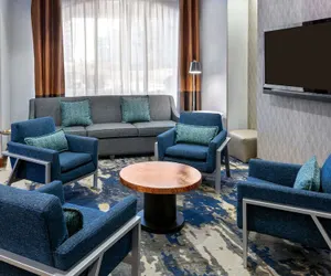 Photo 4 - Hampton Inn & Suites Kansas City-Country Club Plaza