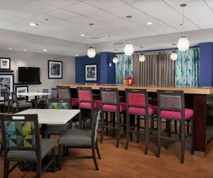 Photo 4 - Hampton Inn Niagara Falls