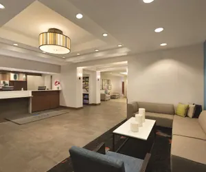Photo 2 - HYATT house Miami Airport