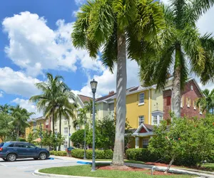 Photo 2 - TownePlace Suites By Marriott Miami Lakes