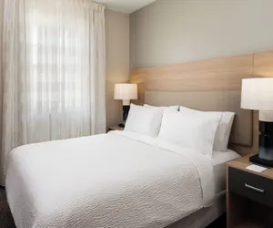 Photo 4 - Candlewood Suites Miami Lakes by IHG