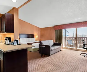 Photo 5 - Best Western Chieftain Inn