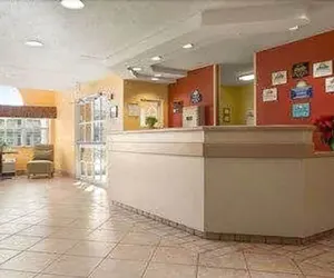 Photo 4 - Days Inn & Suites by Wyndham Lafayette IN