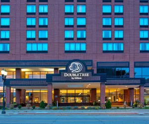 Photo 2 - DoubleTree by Hilton Lansing