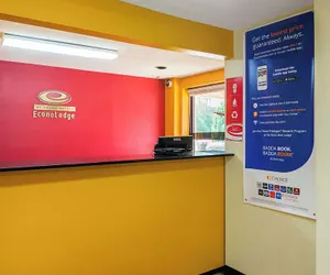 Photo 4 - Econo Lodge Research Triangle Park