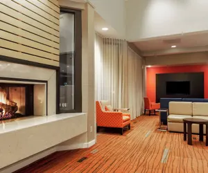 Photo 4 - Courtyard by Marriott Dallas-Fort Worth/Bedford